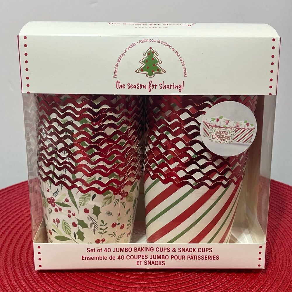 Baking Cups Red and Green Christmas 40 Jumbo Pieces NWT